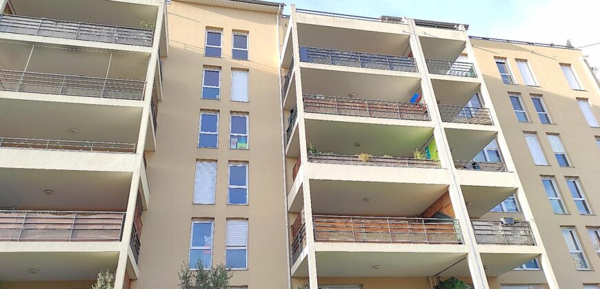 Réf : icsMVL1213-002, 3 pièce(s), VILLEURBANNE