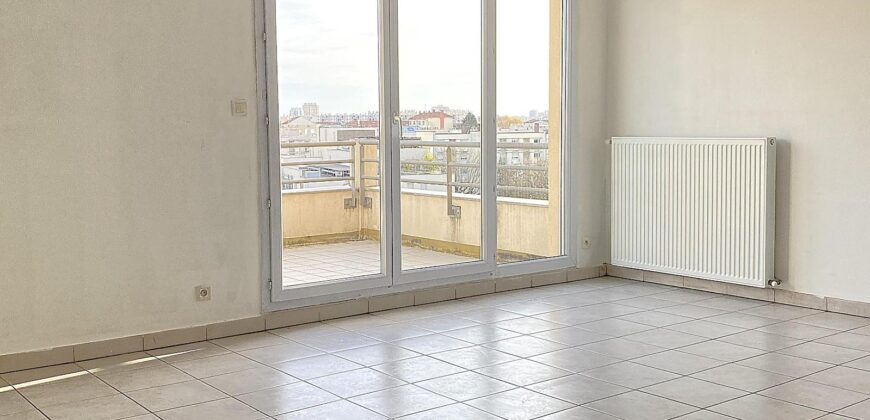 Réf : icsMVL1213-002, 3 pièce(s), VILLEURBANNE