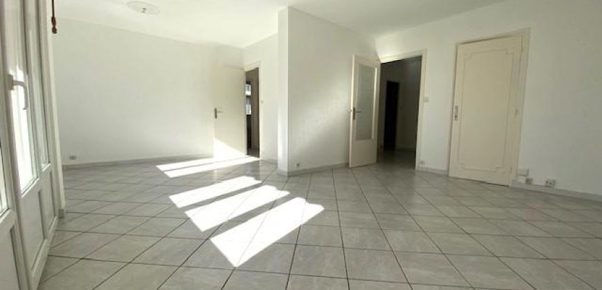 Réf : GES02410062-787, 3 pièce(s), VILLEURBANNE
