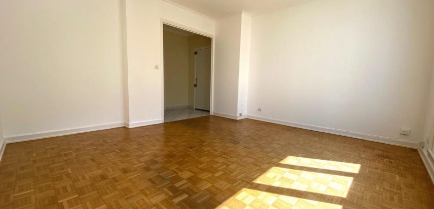 Réf : GES01280019-787, 3 pièce(s), LYON