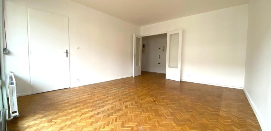 Réf : GES46390026-372, 2 pièce(s), LYON