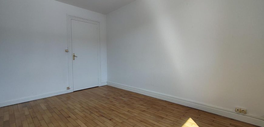 Réf : GES38980008-371, 3 pièce(s), STE FOY LES LYON