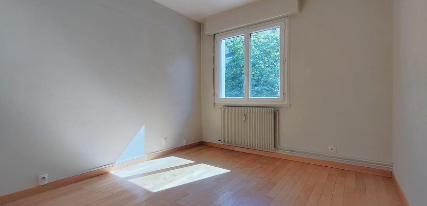 Réf : GES38360319-374, 3 pièce(s), VILLEURBANNE