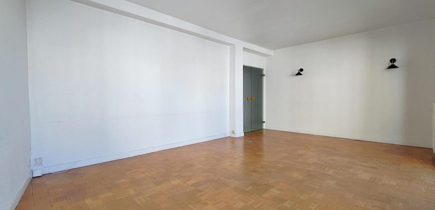 Réf : GES01130121-374, 3 pièce(s), VILLEURBANNE
